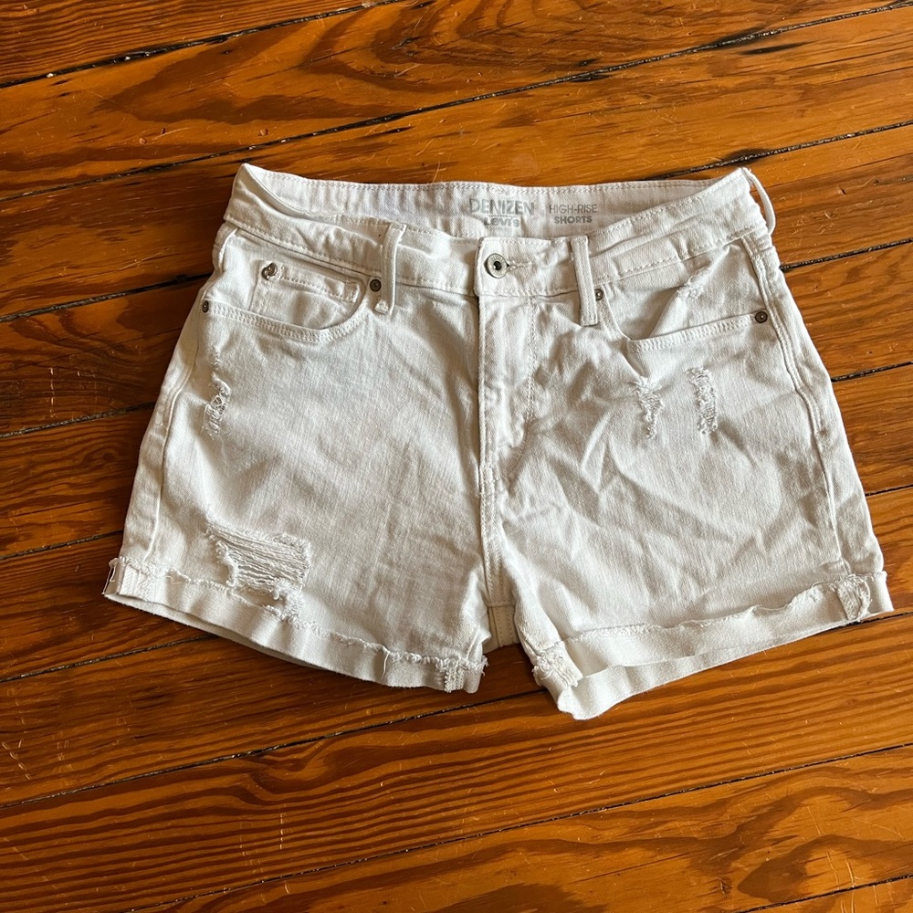 Levi’s High-Rise Womens distressed Shorts Size 6
